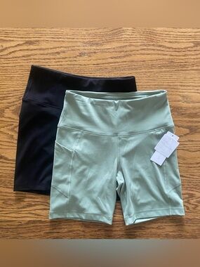 Yogalicious 7” bike short pair